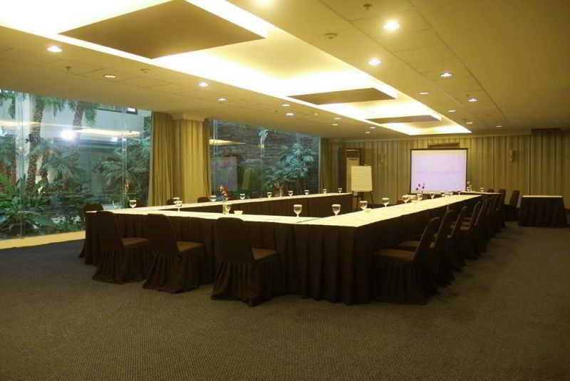 Aston Tropicana Hotel Bandung Eksteriør billede