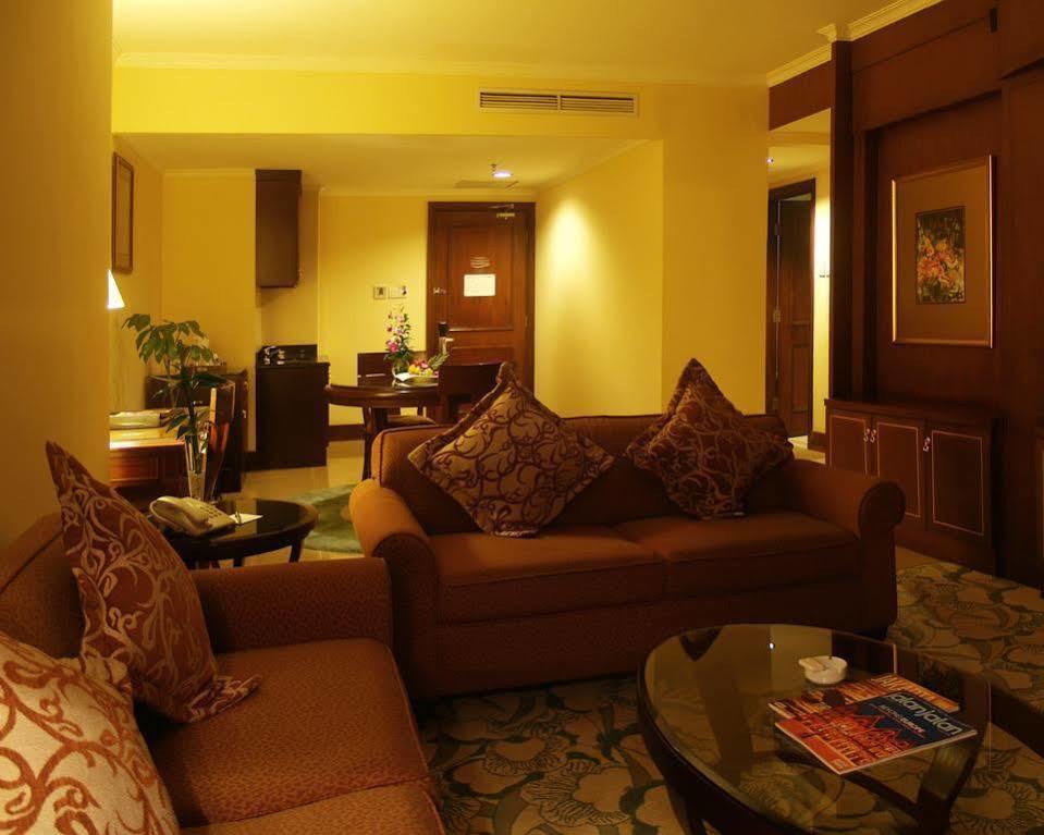 Aston Tropicana Hotel Bandung Eksteriør billede
